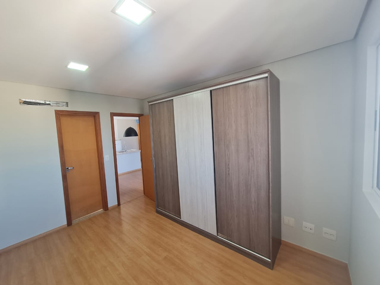 Imagens do imóveis APARTAMENTO PARA LOCAÇÃO - EDIFICIO PARANAGUA SOHO