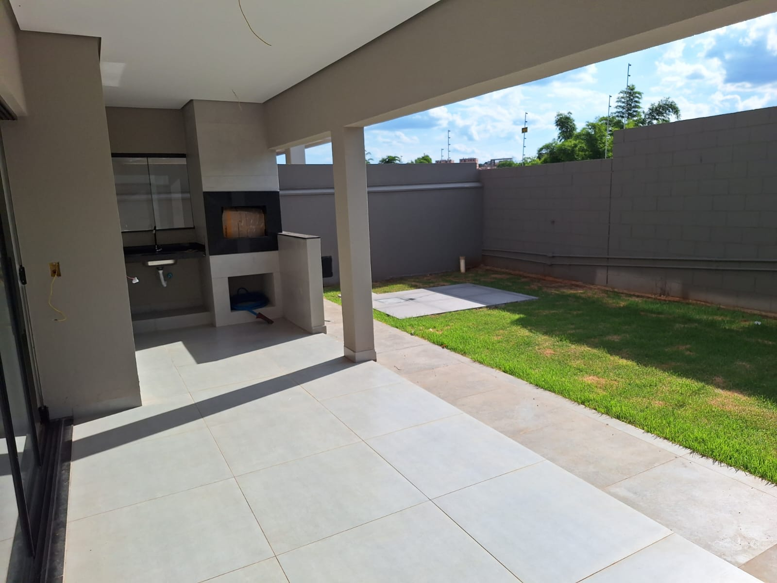 Imagens do imóveis CASA A VENDA - CONDOMINIO PARQUE TAUA- ARANGUA
