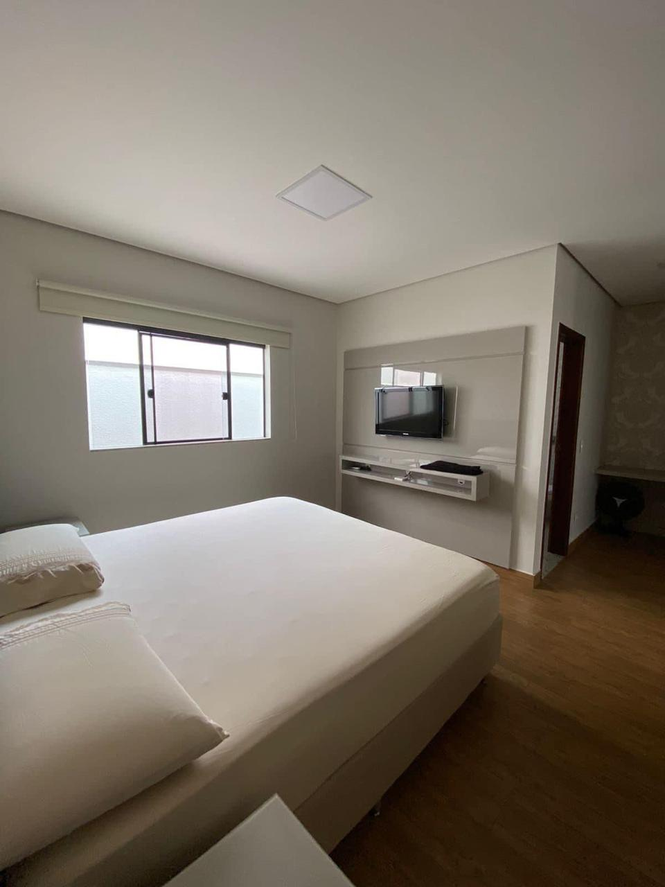 Imagens do imóveis CASA A VENDA - CONDOMINIO ROYAL FOREST