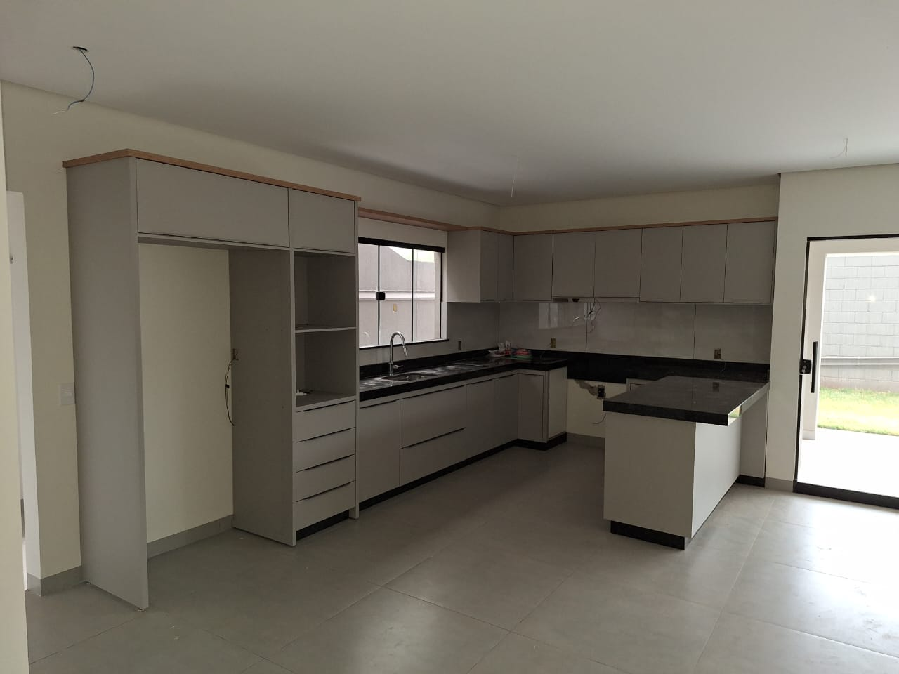 Imagens do imóveis CASA A VENDA - CONDOMINIO PARQUE TAUA- ARANGUA
