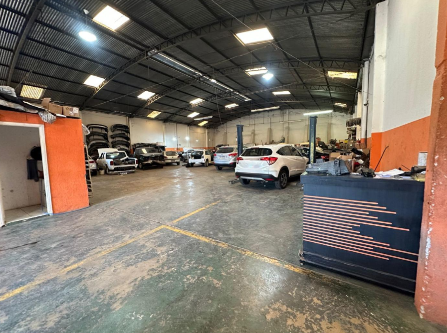 BARRACÃO PARA LOCAÇÃO - AVENIDA DEZ DE DEZEMBRO Imagens do imóveis BARRACÃO PARA LOCAÇÃO - AVENIDA DEZ DE DEZEMBRO