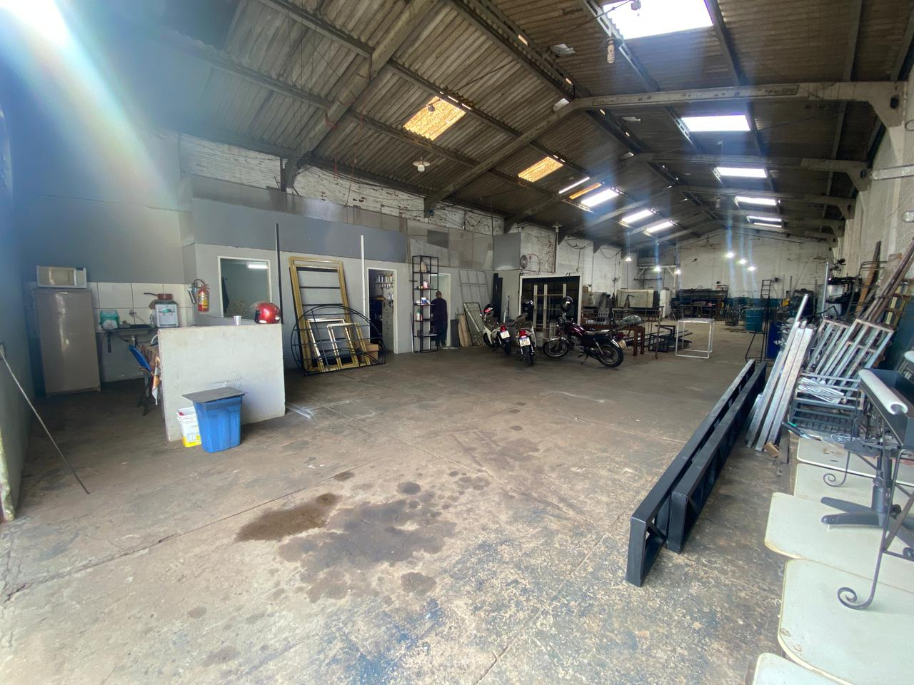 Imagens do imóveis BARRACÃO A VENDA - BAIRRO HELENA