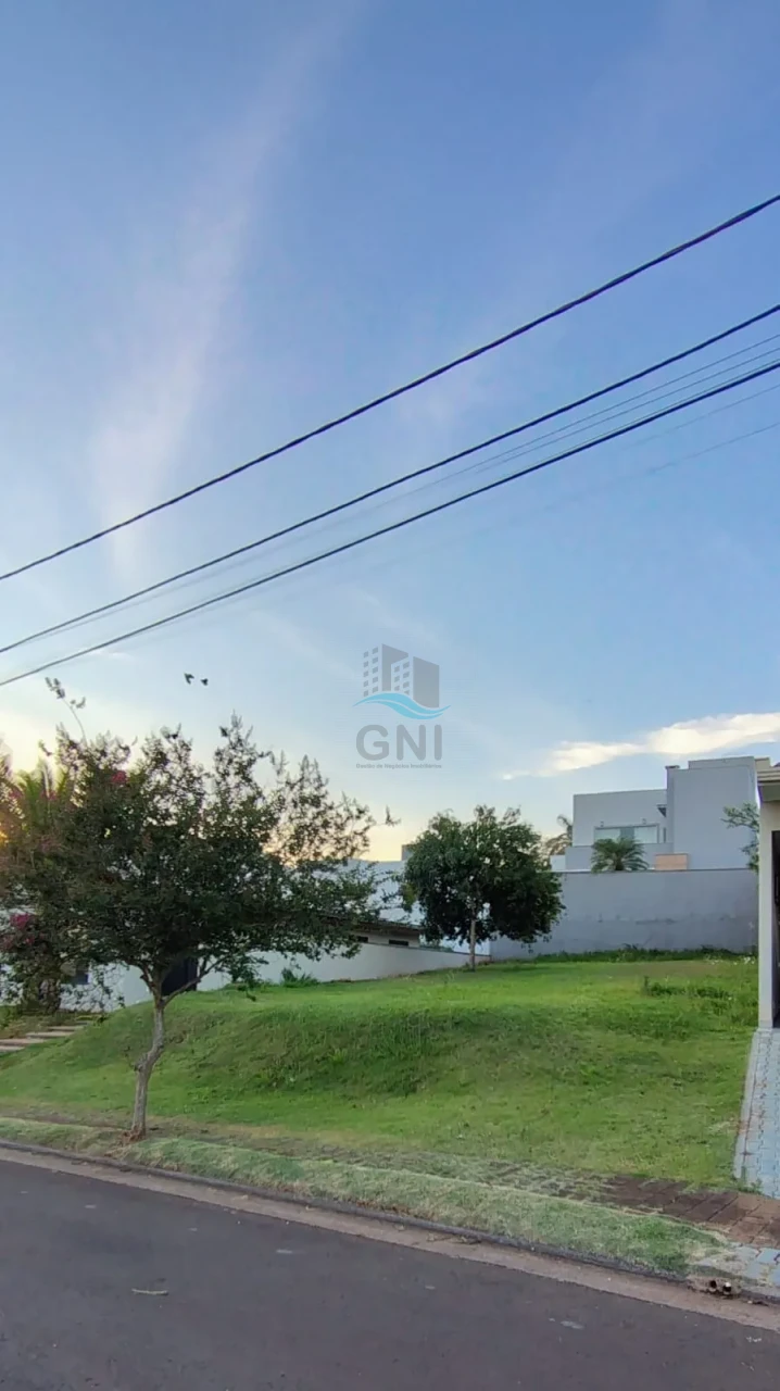 Imagens do imóveis TERRENO A VENDA - CONDOMINIO ROYAL FOREST
