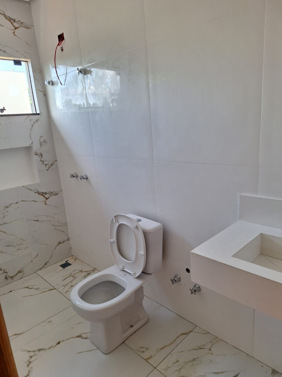Imagens do imóveis CASA A VENDA - CONDOMINIO PARQUE TAUA- ARANGUA