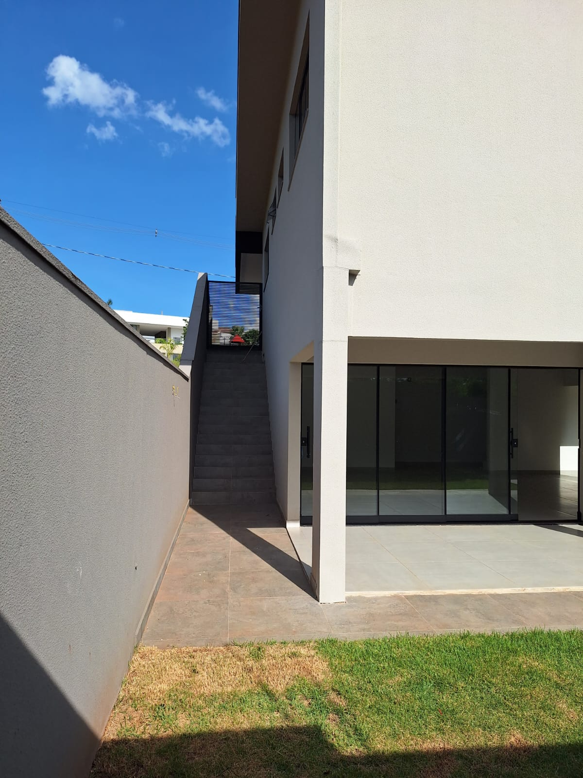Imagens do imóveis CASA A VENDA - CONDOMINIO PARQUE TAUA- ARANGUA