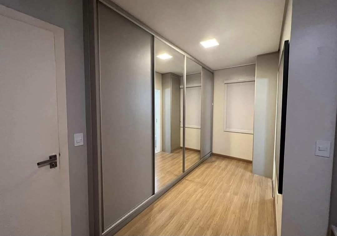 Imagens do imóveis CASA A VENDA - CONDOMINIO ROYAL FOREST