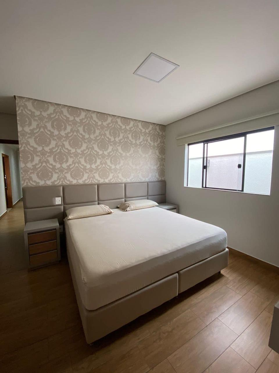 Imagens do imóveis CASA A VENDA - CONDOMINIO ROYAL FOREST