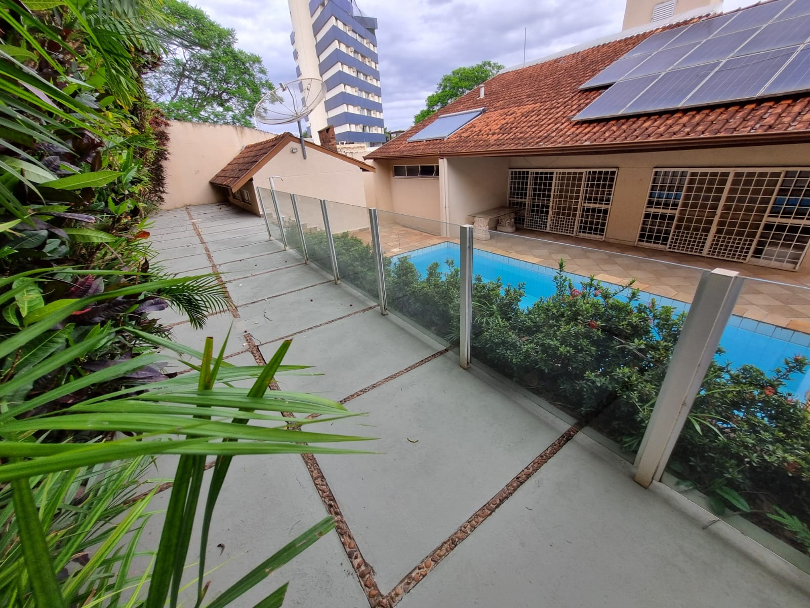 Imagens do imóveis CASA COMERCIAL PARA LOCAÇÃO - LAGO IGAPÓ II