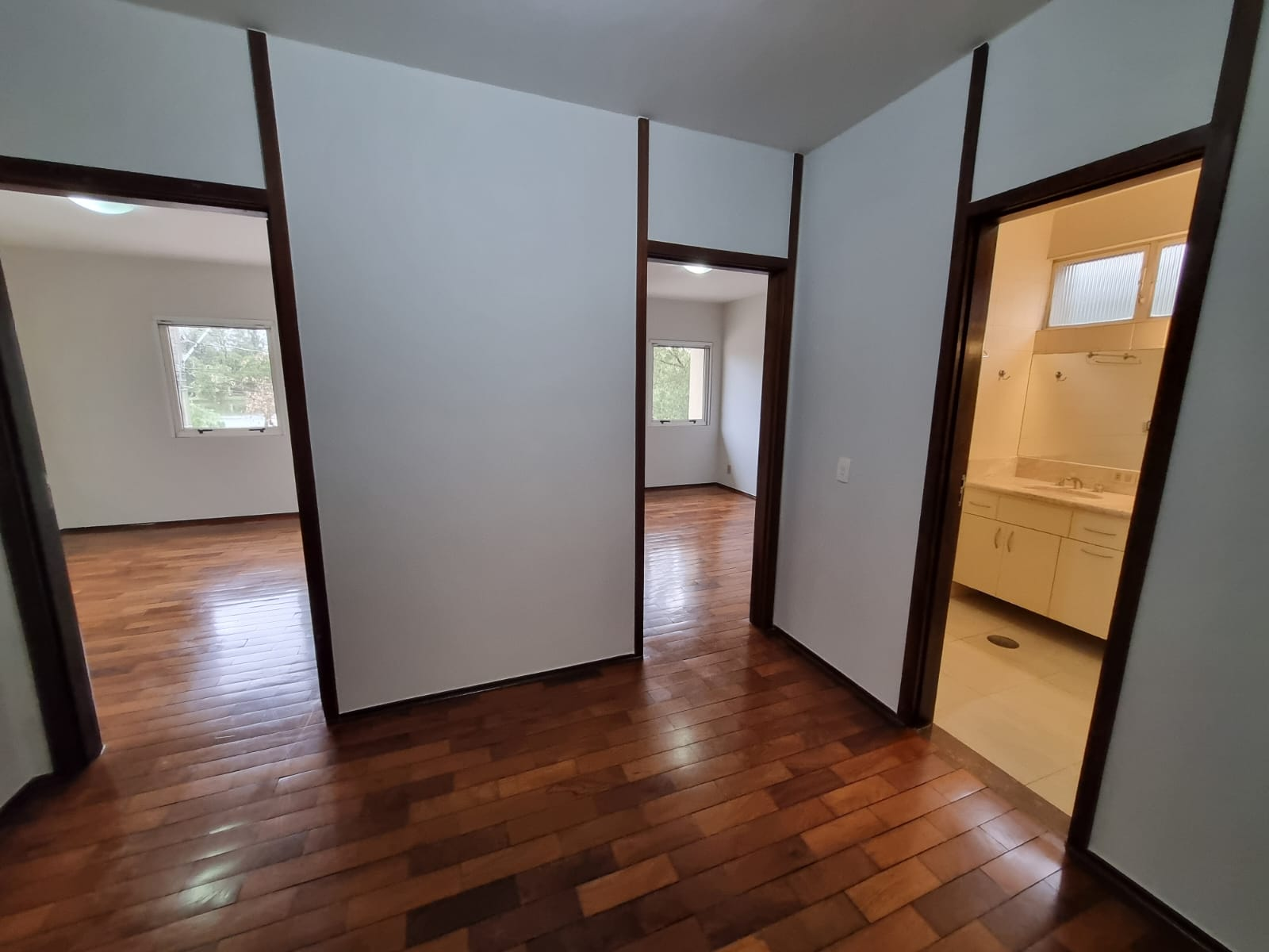 Imagens do imóveis CASA COMERCIAL PARA LOCAÇÃO - LAGO IGAPÓ II