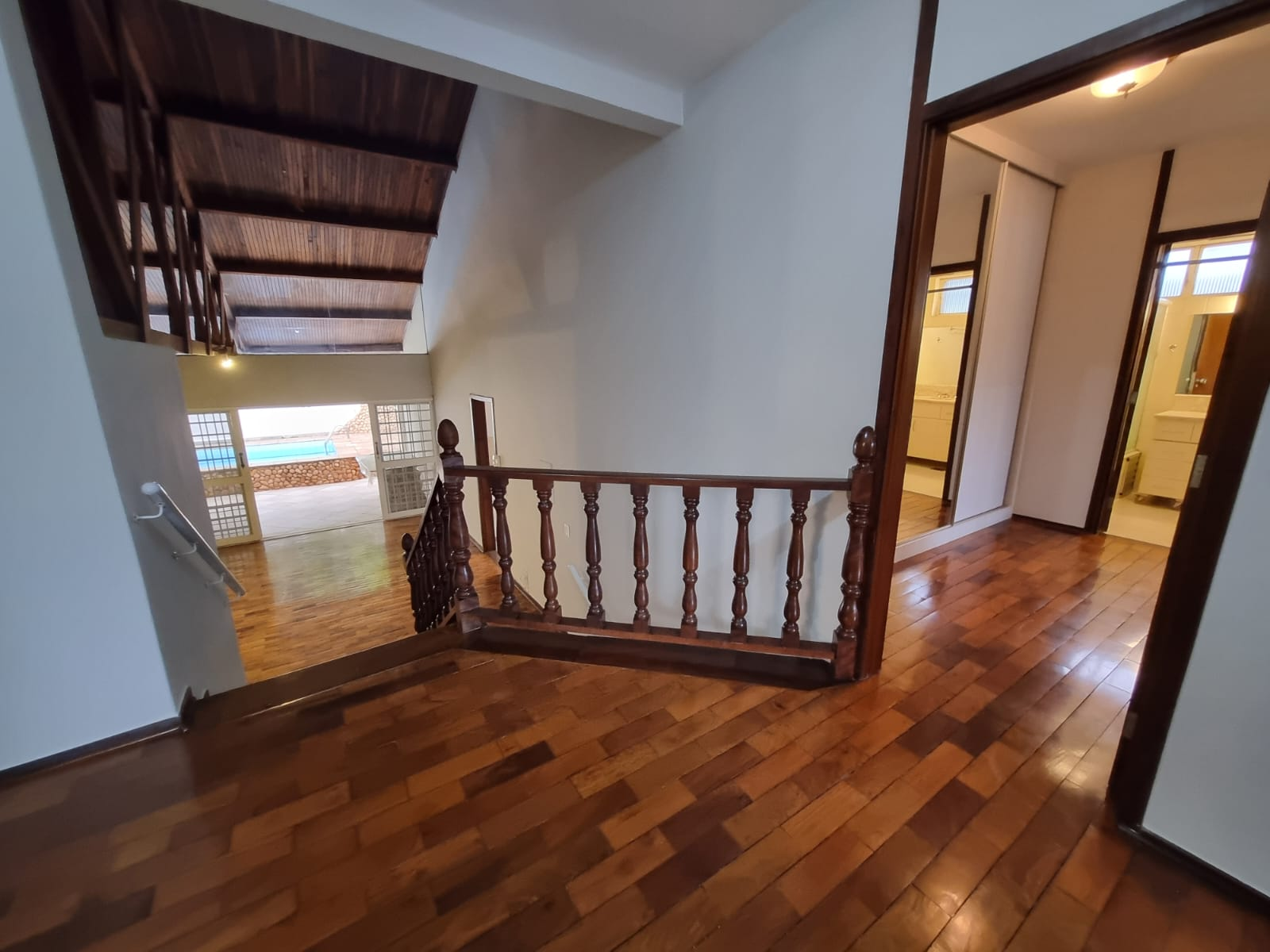 Imagens do imóveis CASA COMERCIAL PARA LOCAÇÃO - LAGO IGAPÓ II