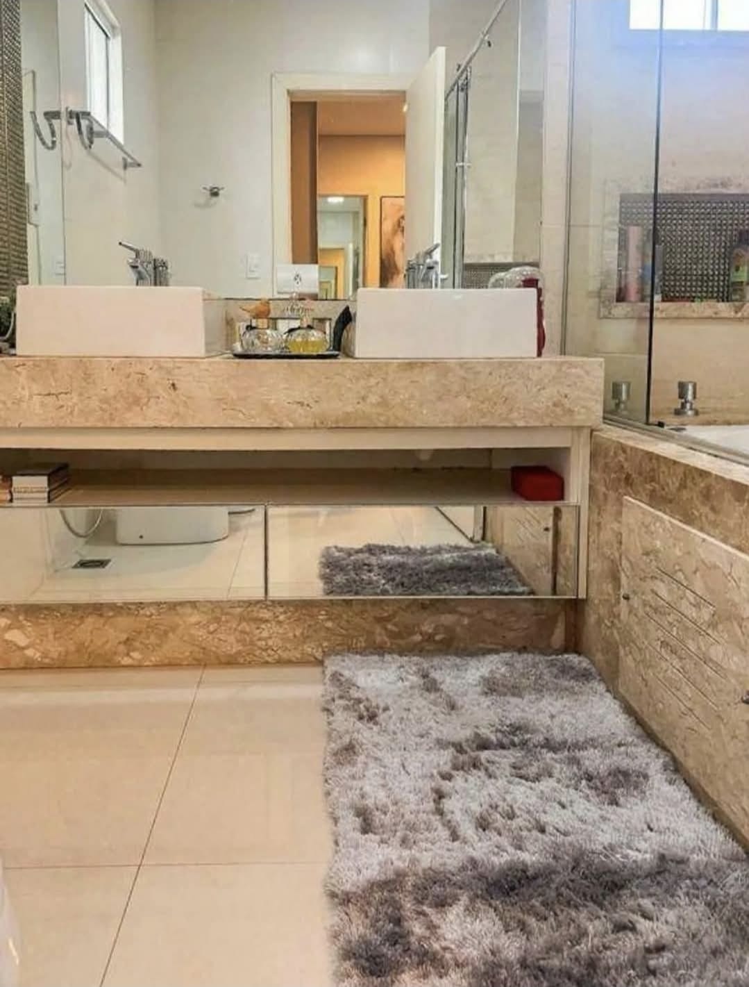 Imagens do imóveis CASA A VENDA - CONDOMINIO ROYAL FOREST