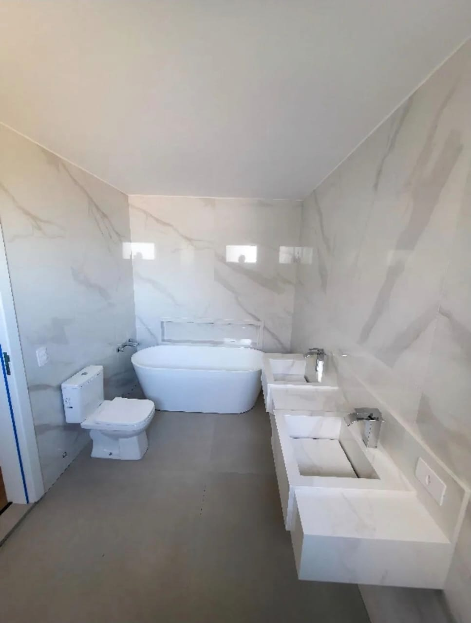 Imagens do imóveis SOBRADO A VENDA - CONDOMÍNIO PARQUE TAUÁ ARANGUA