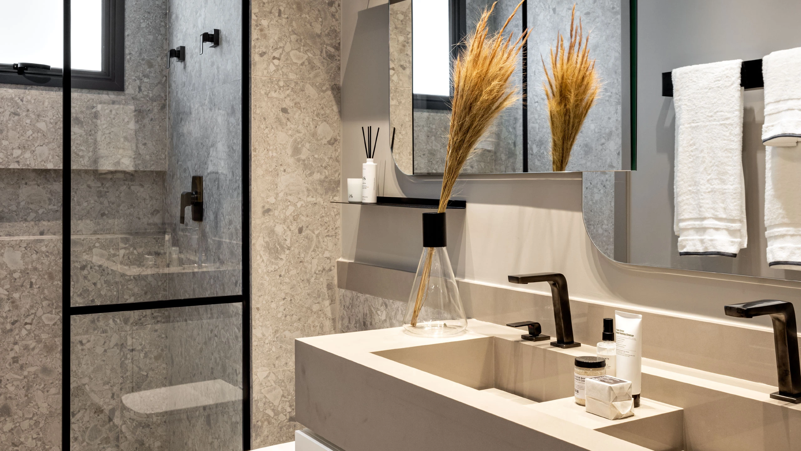 Imagens do imóveis APARTAMENTO A VENDA - EDIFICIO ARBO E FLORA