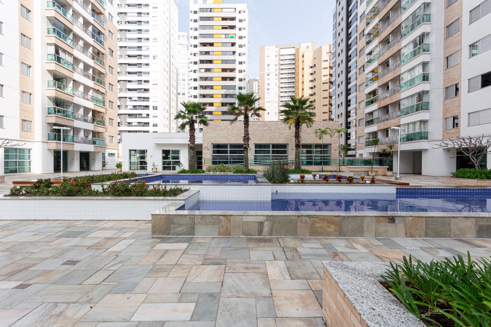 Imagens do imóveis APARTAMENTO A VENDA - EDIFICIO FLORAIS ECO RESORT