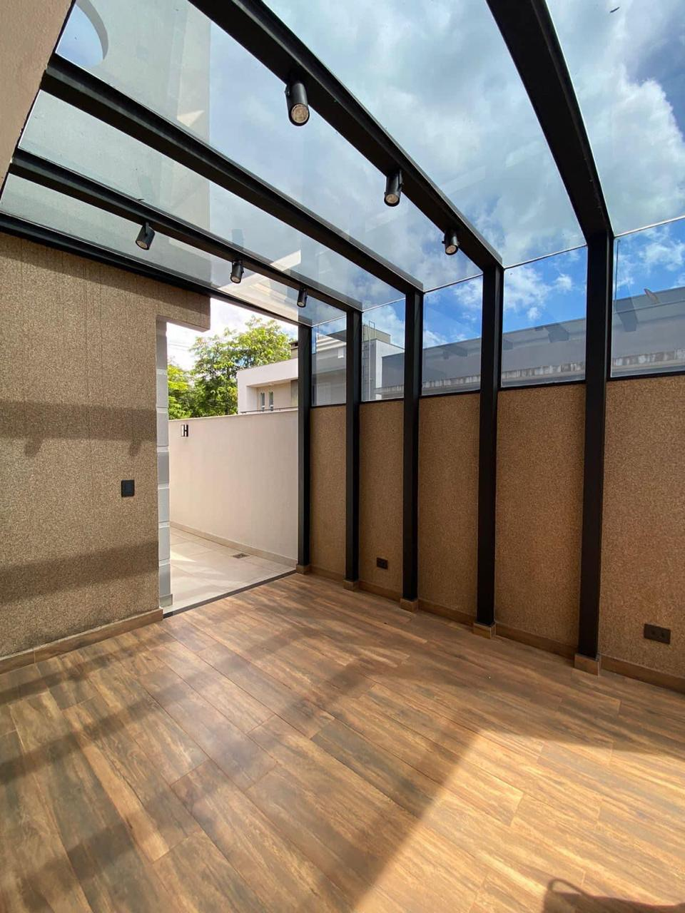 Imagens do imóveis CASA A VENDA - CONDOMINIO ROYAL FOREST