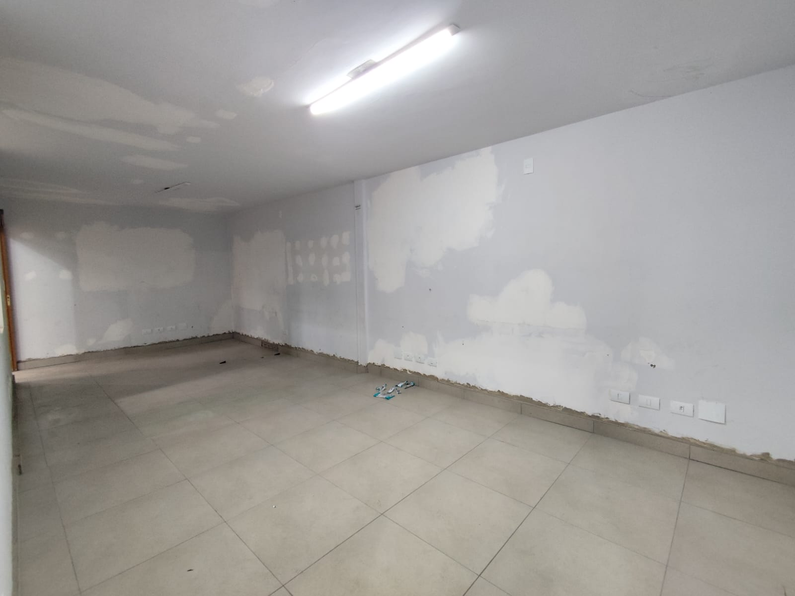 BARRACAO PARA LOCAÇÃO - AVENIDA DEZ DE DEZEMBRO Imagens do imóveis BARRACAO PARA LOCAÇÃO - AVENIDA DEZ DE DEZEMBRO