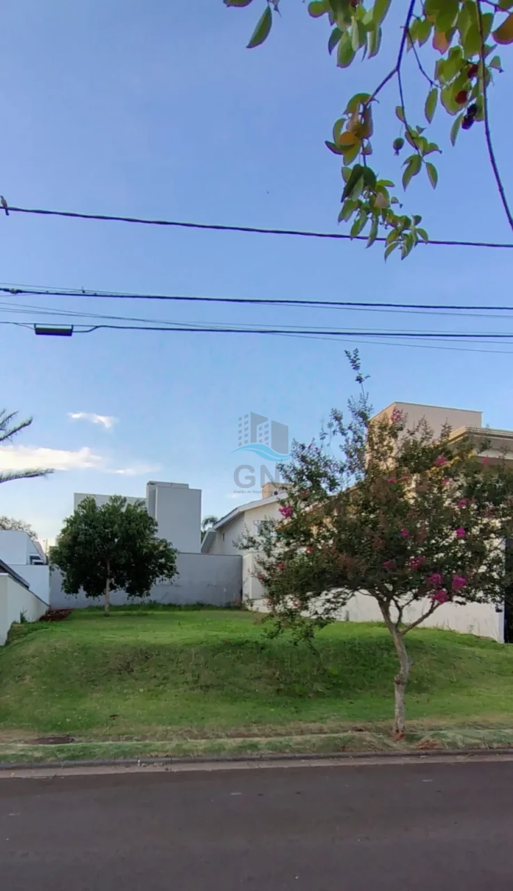 Imagens do imóveis TERRENO A VENDA - CONDOMINIO ROYAL FOREST