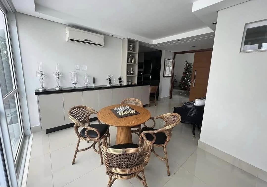 Imagens do imóveis CASA A VENDA - CONDOMINIO ROYAL FOREST