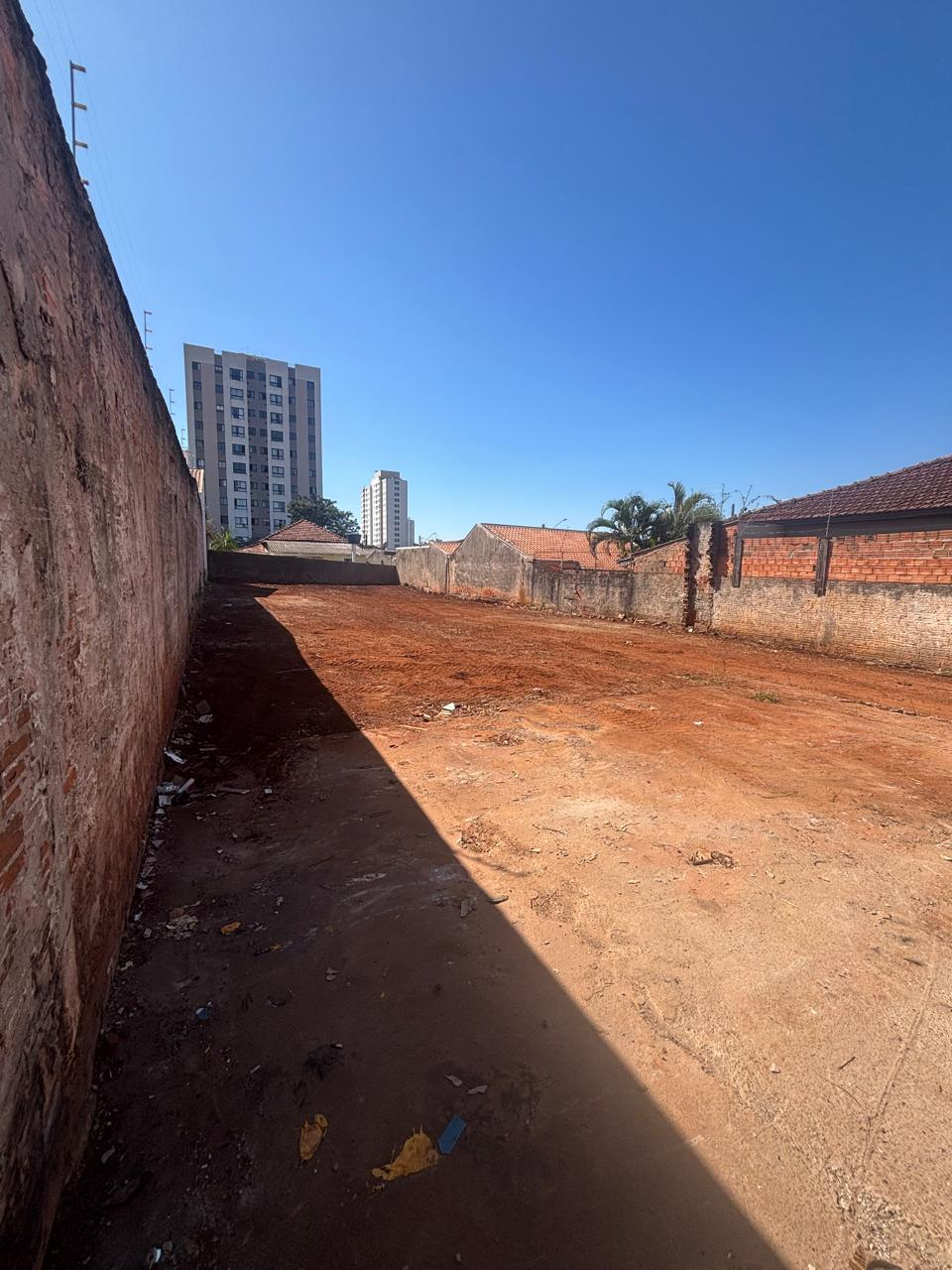 TERRENO A VENDA - BAIRRO VILA BRASIL Imagens do imóveis TERRENO A VENDA - BAIRRO VILA BRASIL