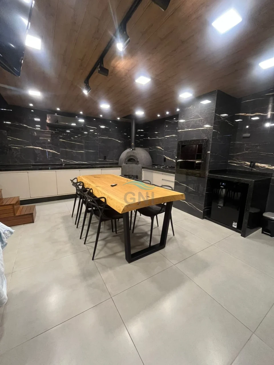 Imagens do imóveis CASA A VENDA - CONDOMINIO VILLAGE LA CORUNÃ