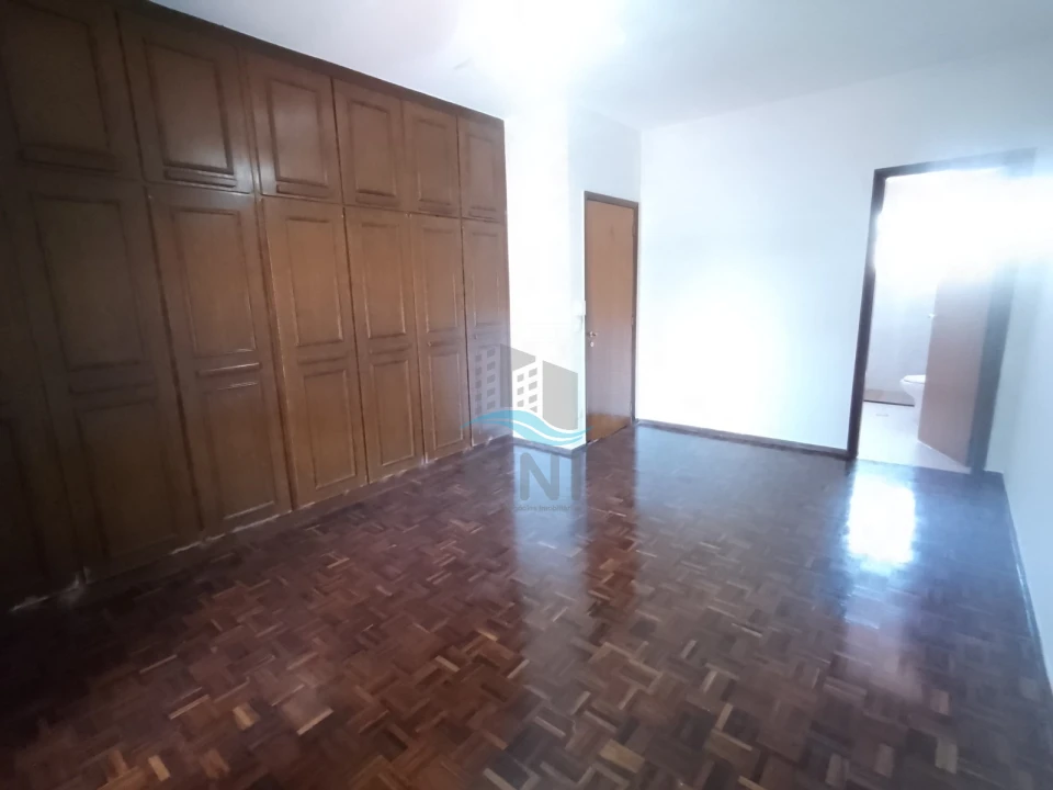 Imagens do imóveis SOBRADO PARA LOCAÇÃO - BAIRRO BANCARIOS