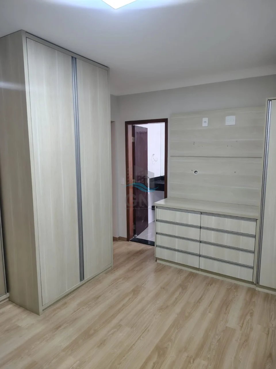 Imagens do imóveis CASA A VENDA - JARDIM ALPES I