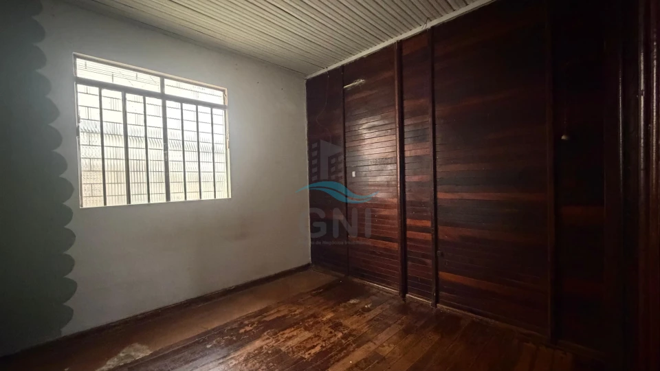 CASA A VENDA - BANCÁRIOS