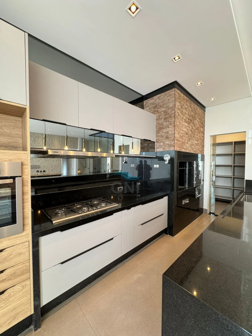 Imagens do imóveis CASA A VENDA - CONDOMÍNIO SUN LAKE RESIDENCE