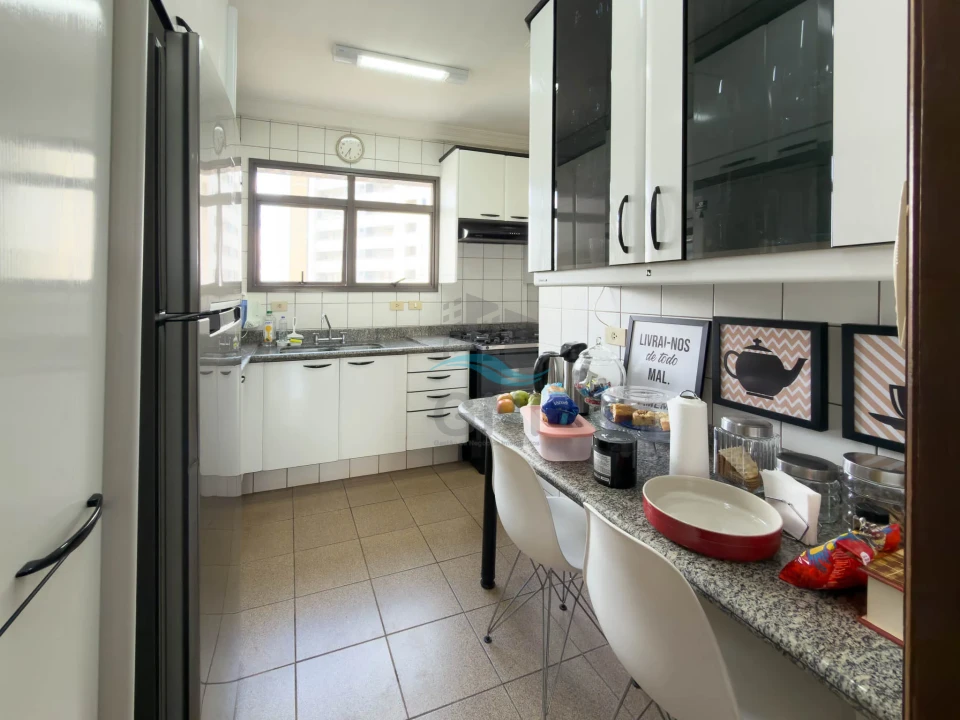 APARTAMENTO A VENDA - EDIFICIO CORAL GABLES - CENTRO