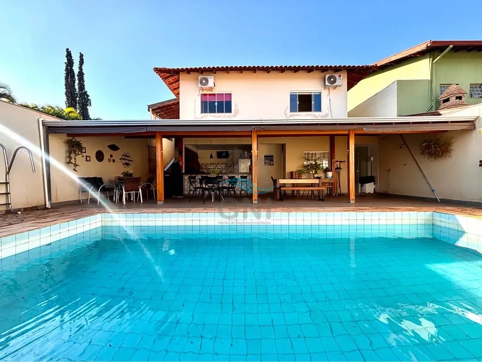 Imagens do imóveis CASA À VENDA  - AEROPORTO