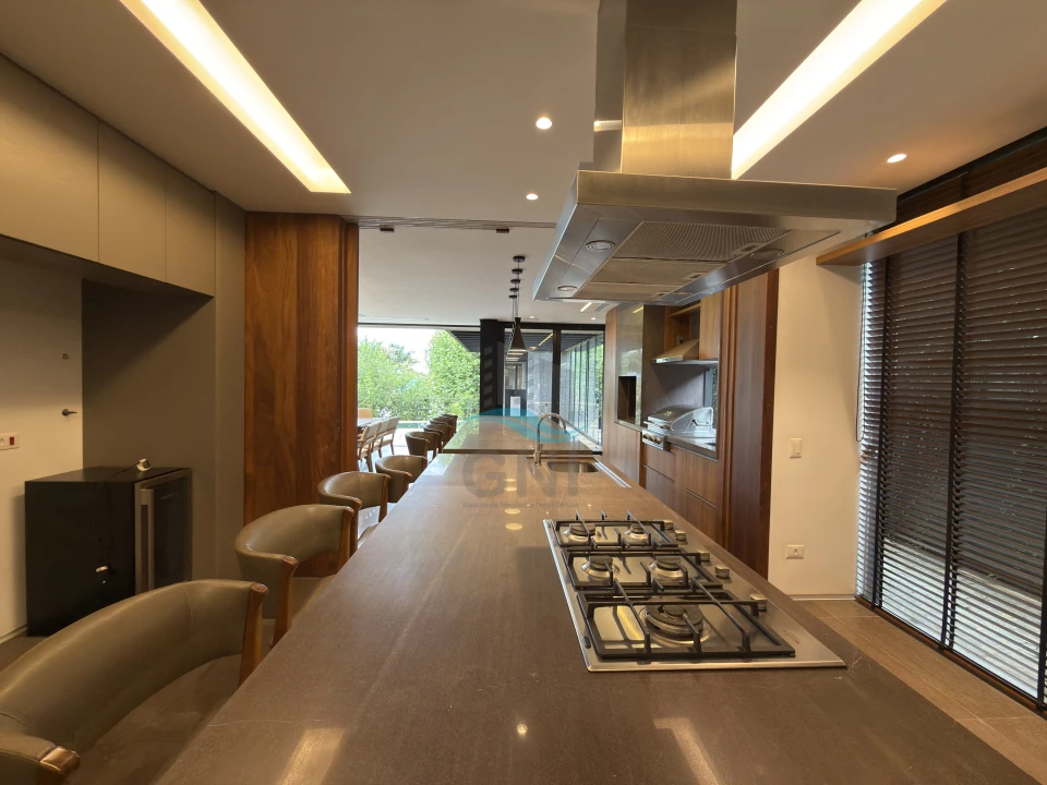 Imagens do imóveis CASA A VENDA - CONDOMINIO ROYAL PARK