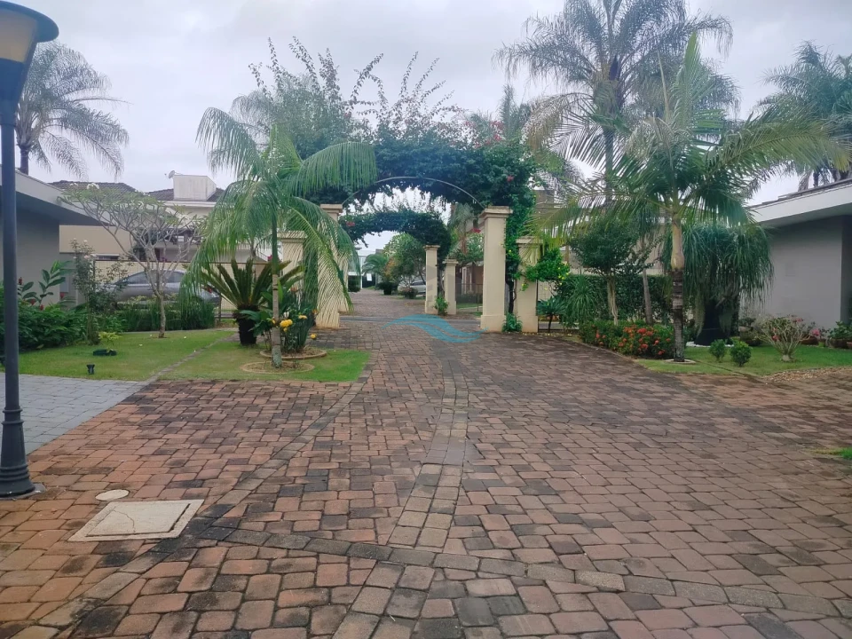 CASA PARA LOCAÇÃO - CONDOMINIO ROYAL MAISON