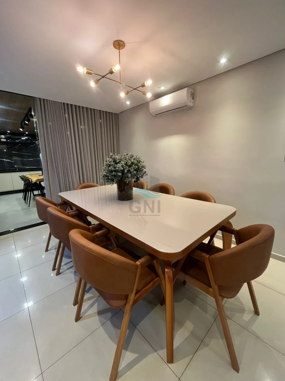 Imagens do imóveis CASA A VENDA - CONDOMINIO VILLAGE LA CORUNÃ