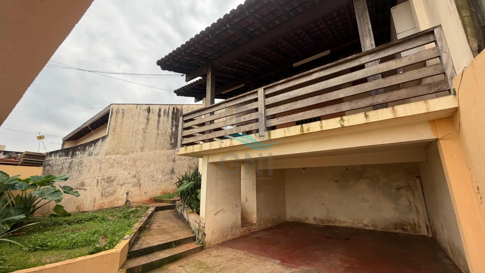CASA A VENDA - BANCÁRIOS