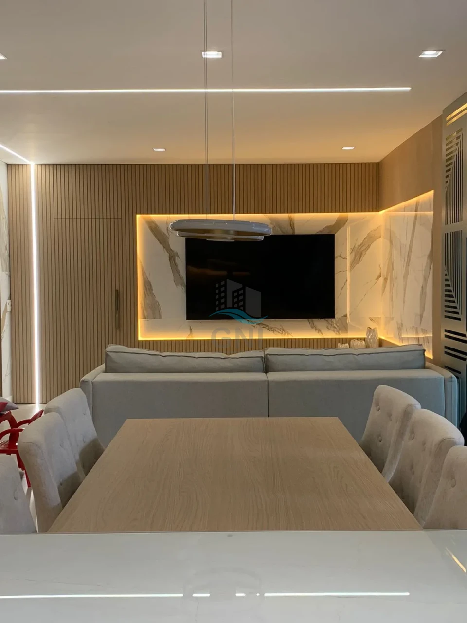 APARTAMENTO A VENDA - EDIFÍCIO TRIANON
