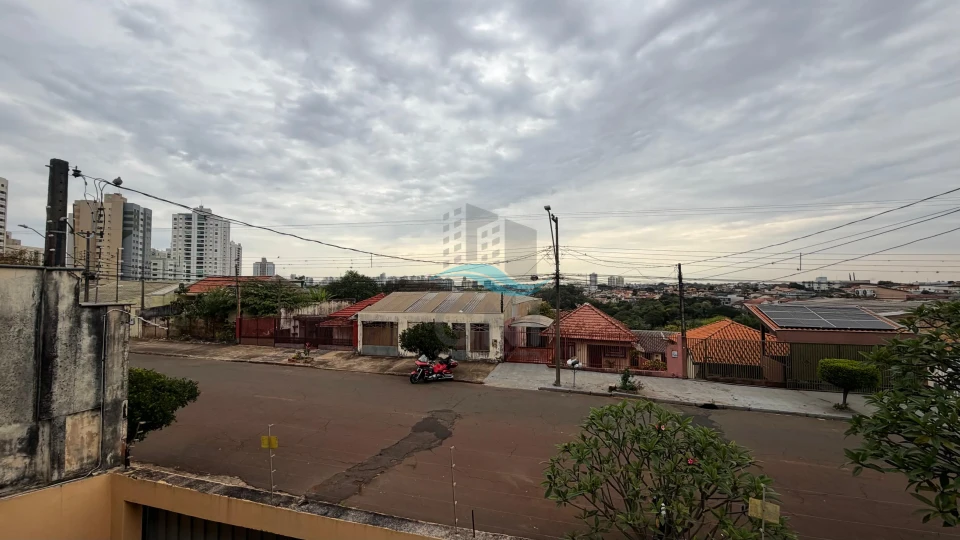 CASA A VENDA - BANCÁRIOS