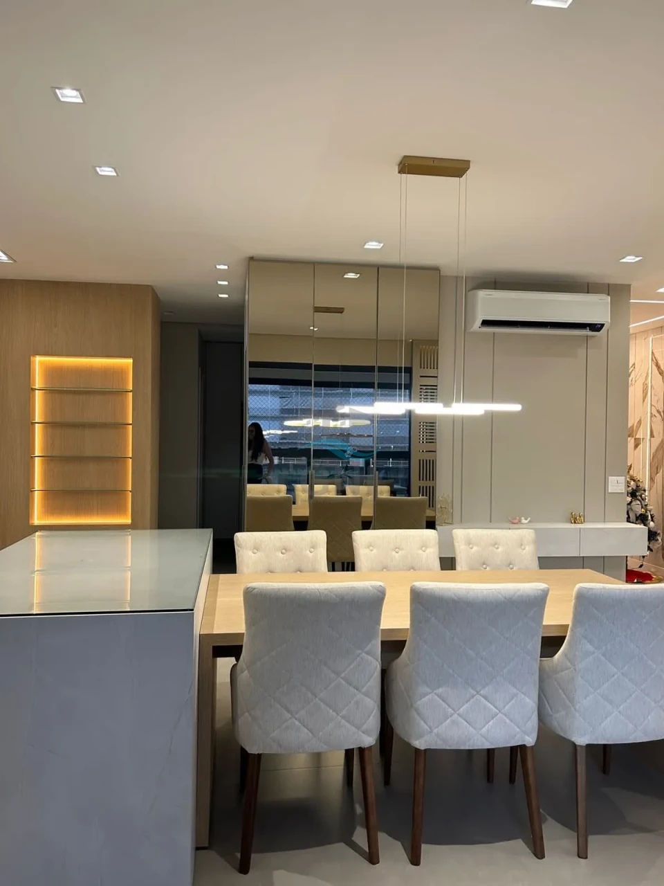 APARTAMENTO A VENDA - EDIFÍCIO TRIANON