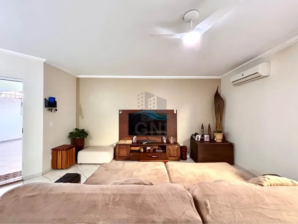 Imagens do imóveis CASA À VENDA  - AEROPORTO