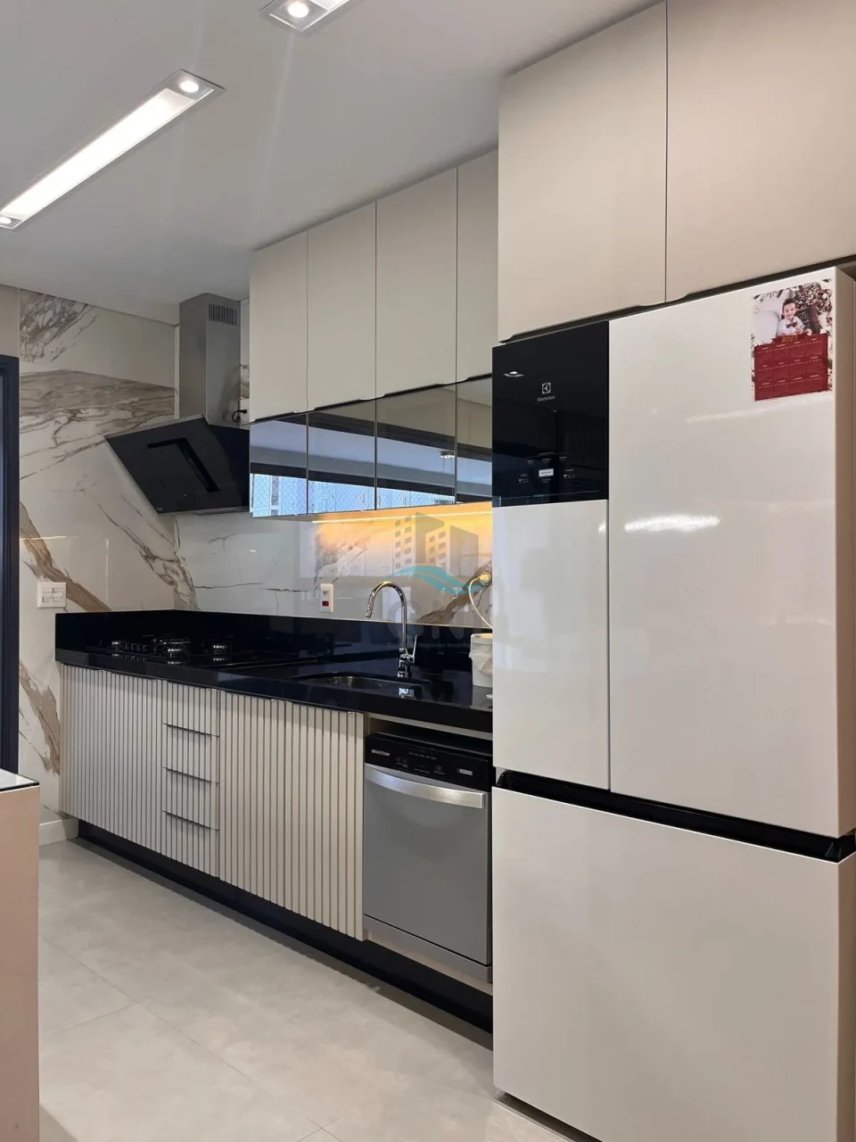 APARTAMENTO A VENDA - EDIFÍCIO TRIANON