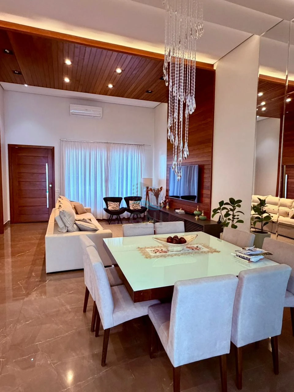 Imagens do imóveis CASA A VENDA - CONDOMÍNIO ALPHAVILLE II