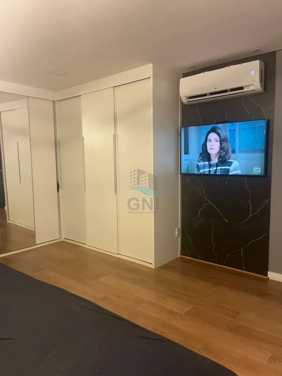 Imagens do imóveis CASA A VENDA - CONDOMINIO ROYAL FOREST