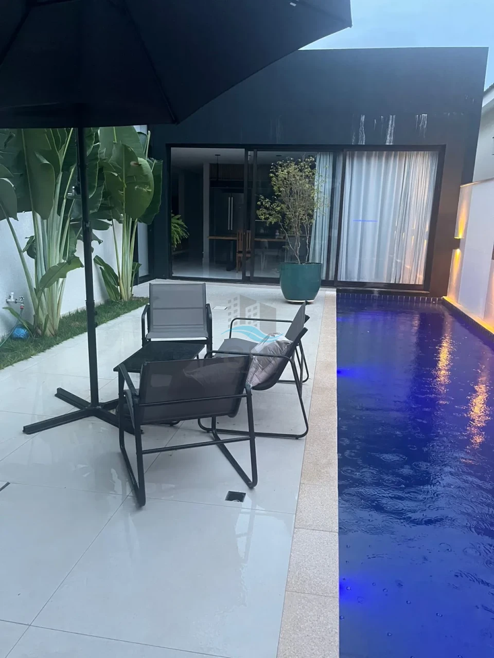 Imagens do imóveis CASA A VENDA - CONDOMINIO ROYAL FOREST
