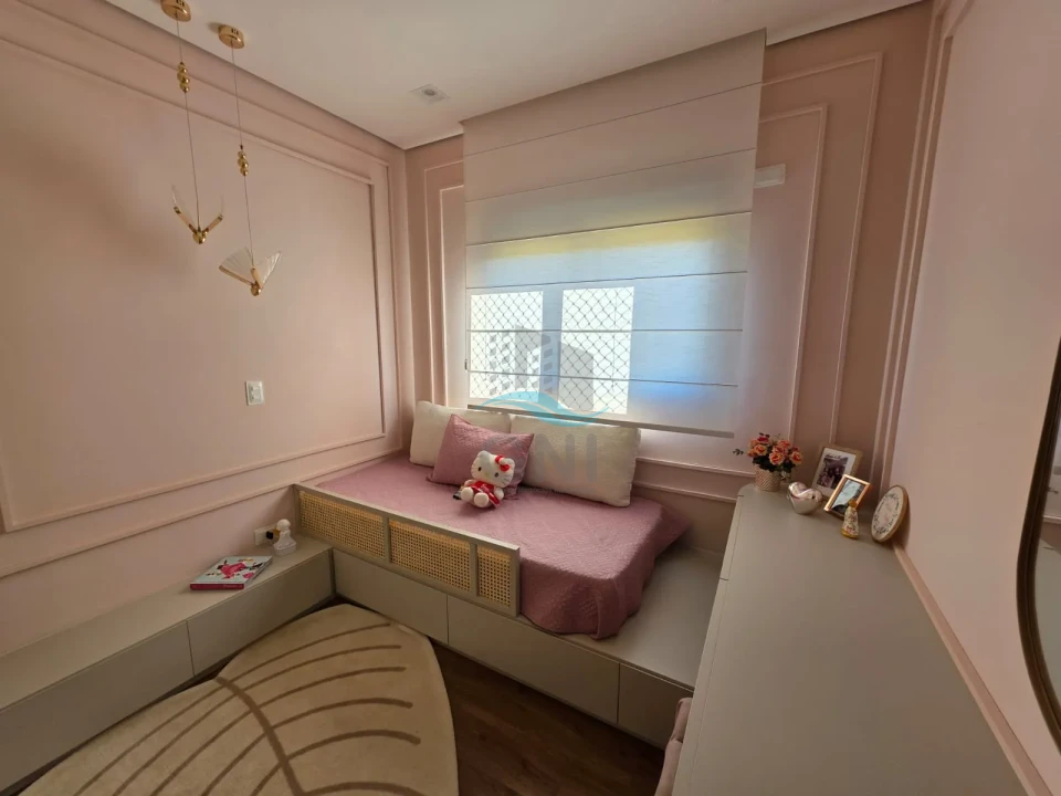 SOBRADO A VENDA - CONDOMINIO ARANGUA