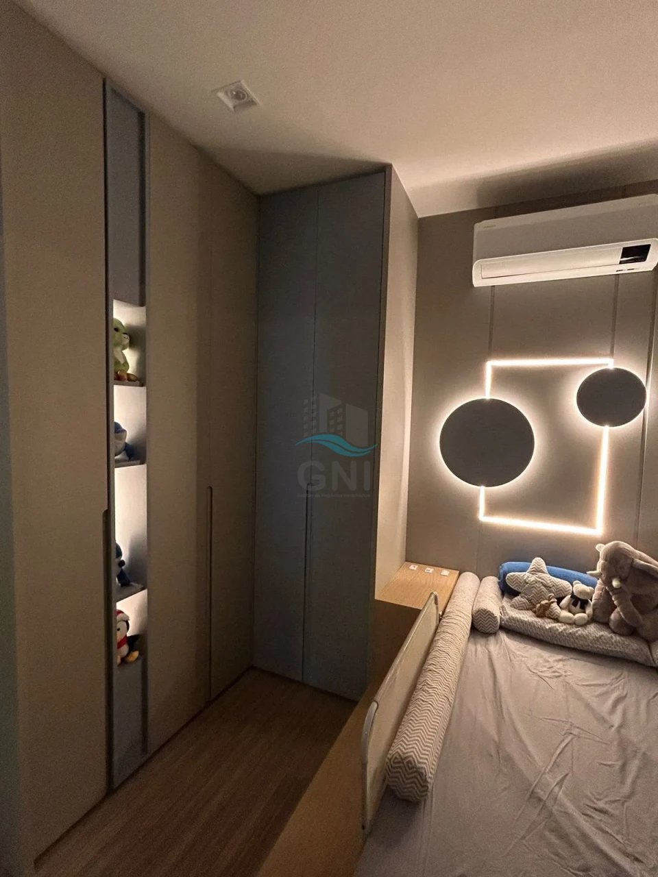 APARTAMENTO A VENDA - EDIFÍCIO TRIANON