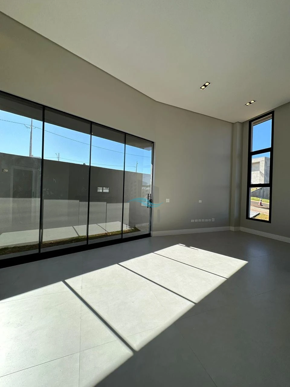 Imagens do imóveis CASA A VENDA  - CONDOMINIO TAUA ARAGUARI