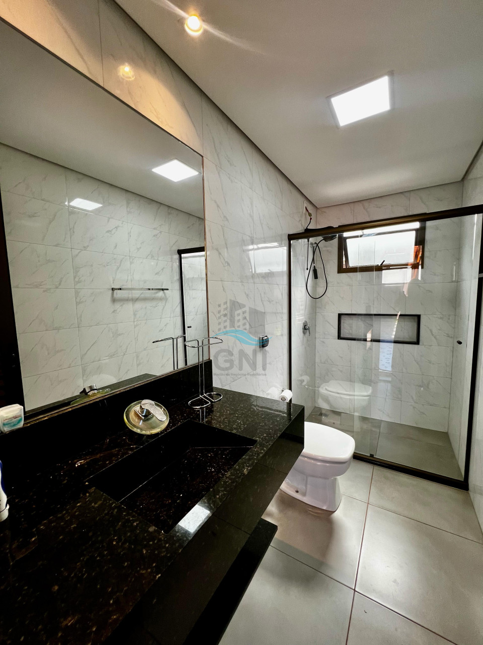 Imagens do imóveis CASA A VENDA - CONDOMINIO SUN LAKE RESIDENCE