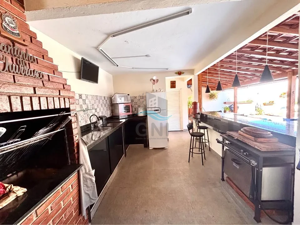 Imagens do imóveis CASA À VENDA  - AEROPORTO