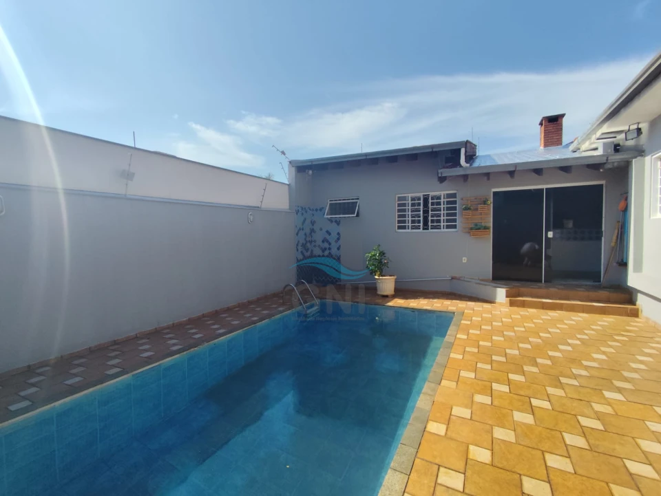 Imagens do imóveis CASA PARA LOCAÇÃO RESIDENCIAL/COMERCIAL - BAIRRO AURORA