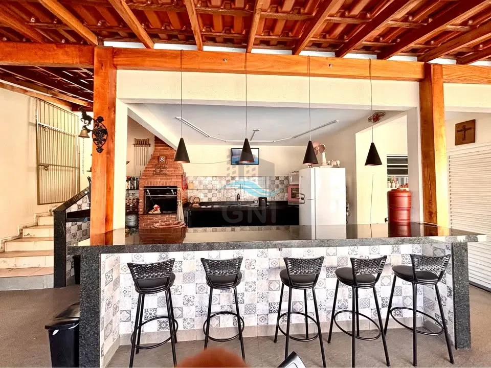 Imagens do imóveis CASA À VENDA  - AEROPORTO
