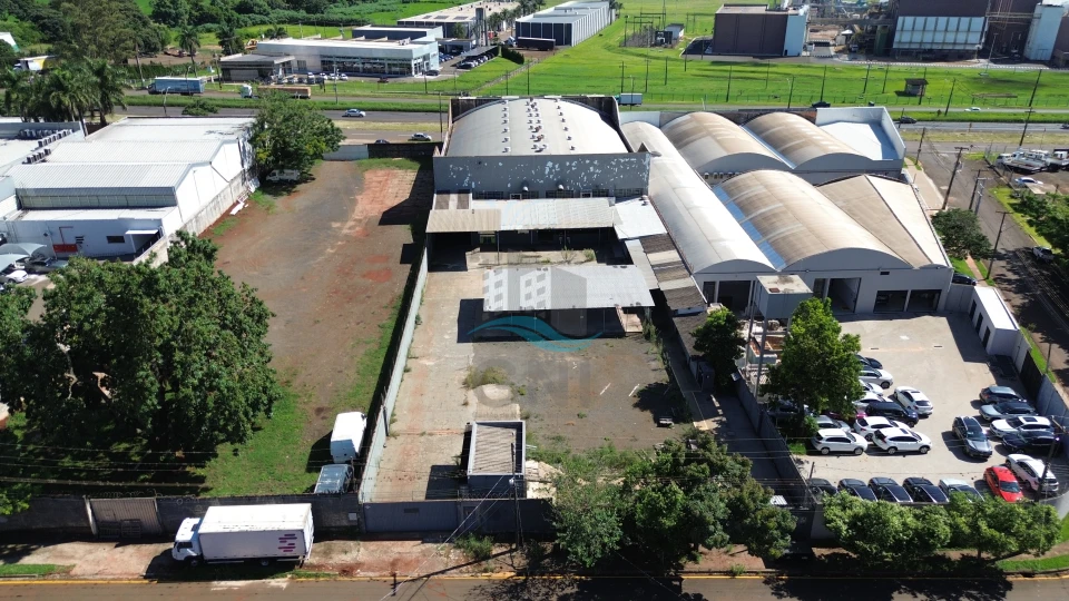 Imagens do imóveis GALPÃO PARA LOCAÇÃO - AVENIDA TIRADENTES